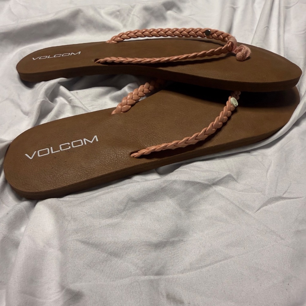 Volcom Flip Flops - Picture 2 of 3